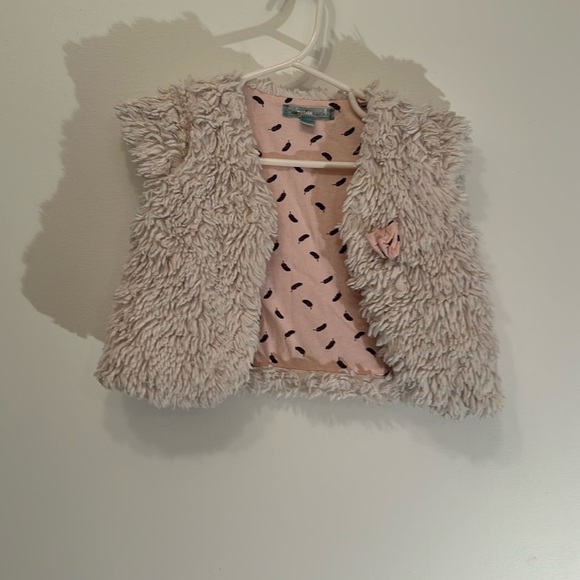 Little faux fur vest for Little girl 18months stylish - Picture 1 of 4